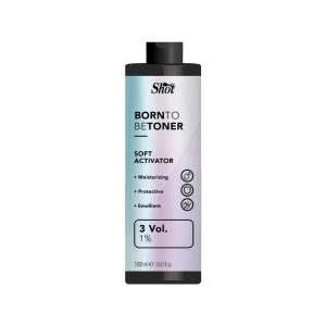 Shot Born To Be Toner - Activador Render Color - Mezclar 1 : 1 con el activador especial “Born to be Toner”. Aplicar sobre el cabello y esperar de 15 a 30 minutos, según la intensidad deseada, y luego aclarar con agua tibia. Aplicar el champú y la mascarilla post color, aclarar y proceder al peinado deseado.