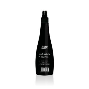 Shot Hair España - Work Activity - SPRAY SALINO 150 ml Devuelve la consistencia, volumen y cuerpo al cabello. Ideal para crear holas playeras o cualquier peinado. MODO DE USO. Vaporizar en el cabello húmedo dejándolo secar de forma natural y proceder al peinado.